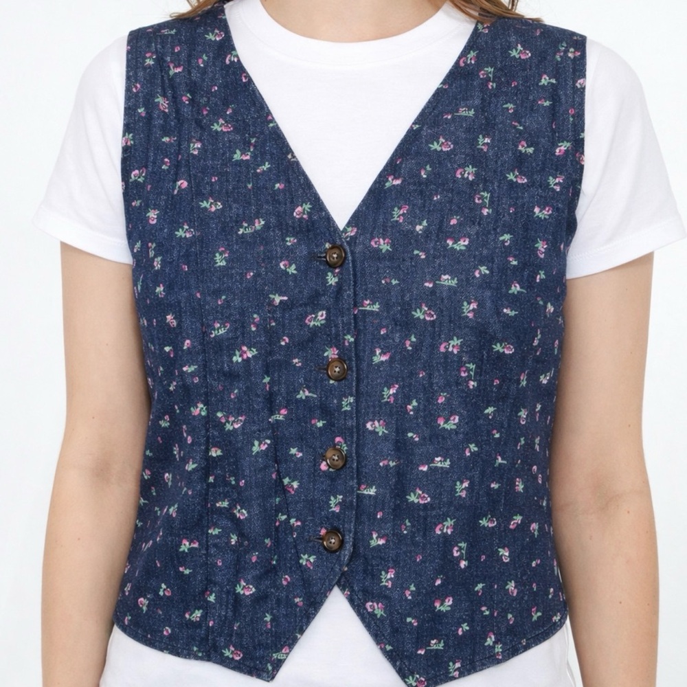 NEW with tags,Size L DAVI & DANI Floral Denim Vest